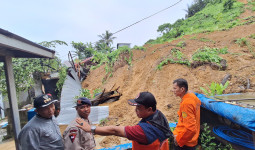Tragedi Longsor di Samarinda: Satu Keluarga Diduga Tertimbun di Gang Bulu Tangkis