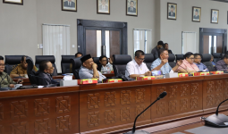 DPRD Kaltim Soroti Tantangan Kapasitas Sekolah Negeri dalam Persiapan SPMB 2025