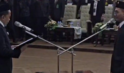 Akbar Haka Saputra Resmi Dilantik sebagai Anggota DPRD Kukar