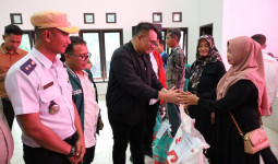 Bupati Kukar Serahkan Sejumlah Bantuan Pertanian di Maluhu