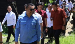 Bupati Kukar Tinjau Lokasi Tanah Longsor di RT 35 Kelurahan Melayu