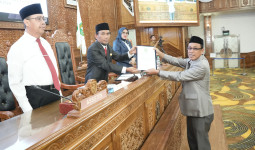 Dukung Penuh Pemkab, Fraksi Demokrat Puji Pengelolaan Keuangan Daerah Kutim yang Transparan