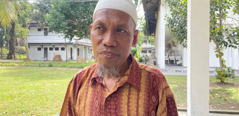 Plt, Kepala SMAN 10 Samarinda, Suyanto. Foto : Selasar/boy