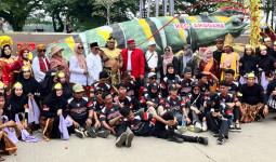 Anggana Tampil Beda di Pawai HUT ke-80 RI