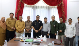 Bupati Kukar Aulia Rahman Basri Sambut Hangat Kunjungan Rektor Unikarta