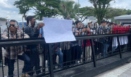 Demo Honorer Kaltim, Minta Gubernur Memperhatikan Hak Mereka