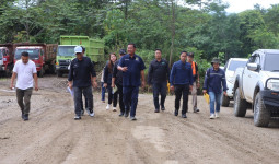 Ekti Pantau Pembangunan Jalan Tering–Ujoh Bilang, Target 26 Km Selesai Akhir Tahun