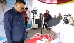 Lantik Pj Kepala Desa Loa Duri Seberang, Bupati Kukar Komitmen Realisasikan Kebutuhan Masyarakat