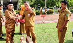 Penyerahan Zakat dan Hadiah Lomba Peringatan HUT RI ke-80 di Lingkungan Pemkab Kukar