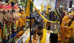 Bupati Kukar Hadiri Acara Bepelas, Tekankan Pentingnya Melestarikan Tradisi