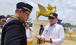 Wagub Seno Resmikan Patung Lembuswana di Palaran