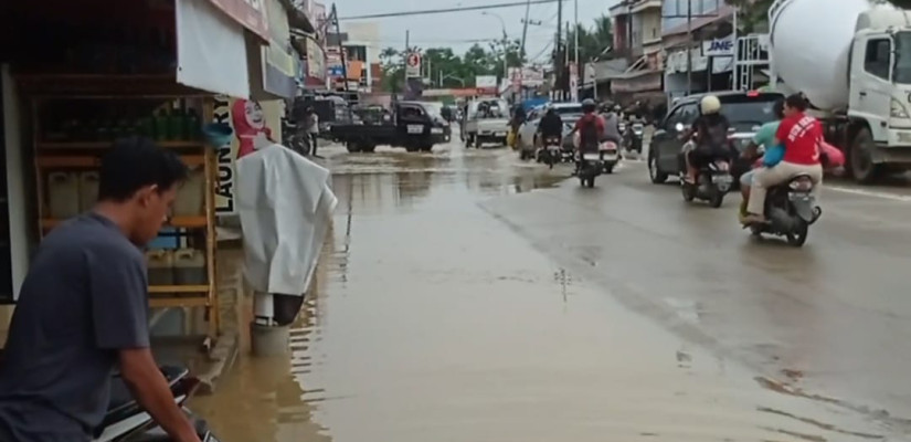 Jalan Tergenang Air, Warga Sempaja Selatan Sebut Ada Sumbatan pada Drainase Baru