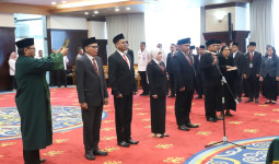 Lima Komisioner KI Kaltim 2025–2029 Dilantik, Sekda Tekankan Keterbukaan Publik