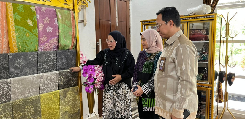 Menggadai Cincin Kawin, Melahirkan Putri Maluang Batik