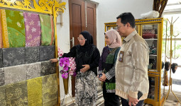 Menggadai Cincin Kawin, Melahirkan Putri Maluang Batik