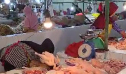 Pedagang Kukar Tunjukkan Semangat Bayar Retribusi, Target PAD Terlampaui