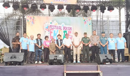 Kadispar Kutim Buka Festival Pekan Ekonomi Kreatif Kutim 2025