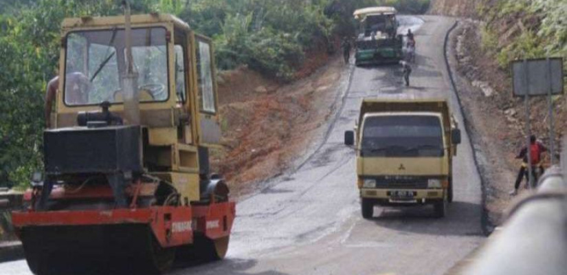 Dari 145 Km Jalan Kubar-Mahulu, Pemprov Kaltim Garap 28 Km, Pusat Tangani 117 Km