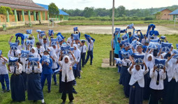 Pemkab Kutim Realisasikan Bantuan Seragam dan Buku Gratis untuk 89 Ribu Siswa Paud, SD dan SMP
