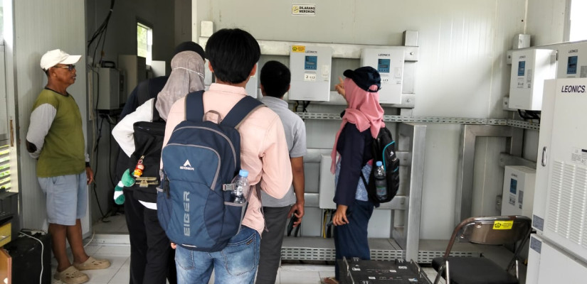 PLTS Komunal Tersambar Petir, Desa Pulau Miang Kutim Gelap Gulita Selama 15 Hari