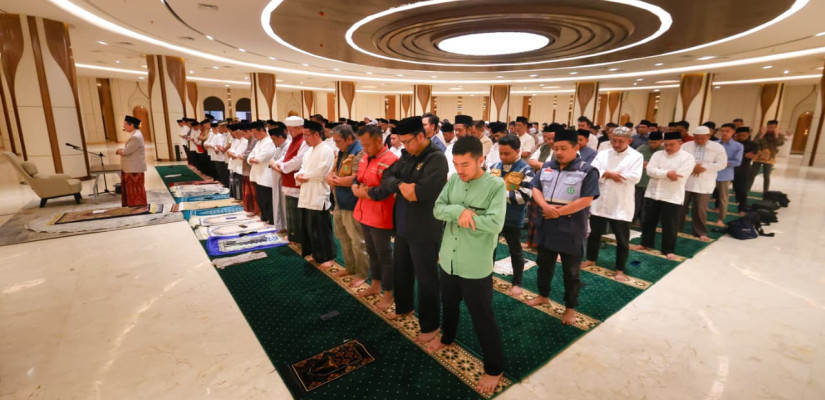 Sholat Subuh Perdana di Masjid IKN, Menteri Agama Jadi Imam