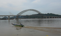 Usai Tabrakan Ketiga, Jembatan Mahulu Dibatasi Hanya untuk Kendaraan Roda Empat