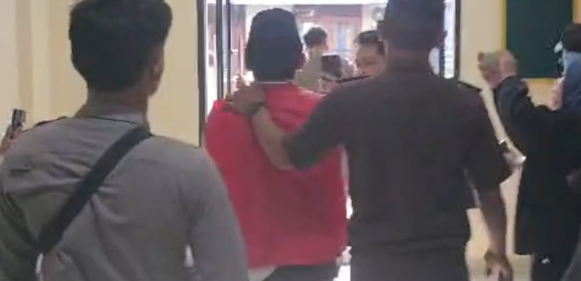 Foto terdakwa kasus pelecehan seksual di Ponpes Tenggarong Seberang usai menjalani proses persidangan. (sumber: Selasar/Juliansyah)