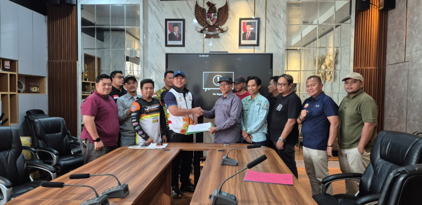 Syaiful Bakhri Serahkan Berkas Pendaftaran Calon Ketua Umum KORMI Kutim.