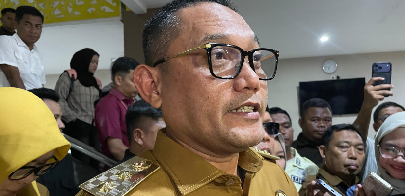 Aksi Kartu Merah BEM KM Unmul di Diskusi Publik, Wagub Seno: Saya Gak Tau Kartu Merah Itu untuk Siapa