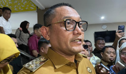 Aksi Kartu Merah BEM KM Unmul di Diskusi Publik, Wagub Seno: Saya Gak Tau Kartu Merah Itu untuk Siapa