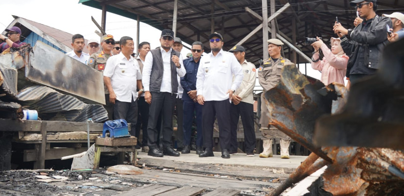 Wabup Dampingi Gubernur Kaltim Kunjungi Korban Kebakaran di Muara Adang.