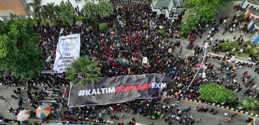 Suasana aksi demo 214 di Kantor Gubernur Kaltim. (Selasar/IST)