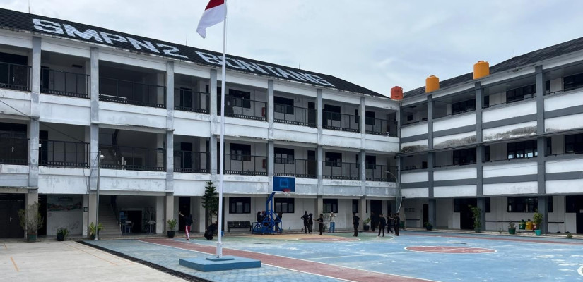 Gedung SMP Negeri 2 Bontang, di Jalan MT Haryono, Api-Api, Bontang Utara.