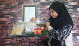 Berburu Berkah, Menuai Laba, Perjuangan Devita Bersama Lauk Nusantara
