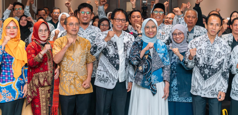 Hetifah Tekankan Peran Guru dan Ekosistem Pendidikan untuk Indonesia Emas 