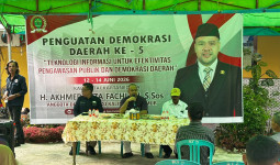 Akhmed Reza Fachlevi Gelar Penguatan Demokrasi Daerah Ke-5 di Desa Giri Agung