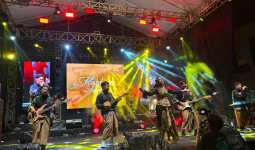 Sempat Diguyur Hujan, Petala Borneo Bangkitkan Panggung IDEF dan Ajak Dunia Datang ke Erau