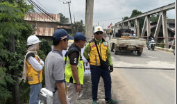 BBPJN Kaltim Pasang Baja Girder Atasi Penurunan Oprit Jembatan Lembak Bengalon