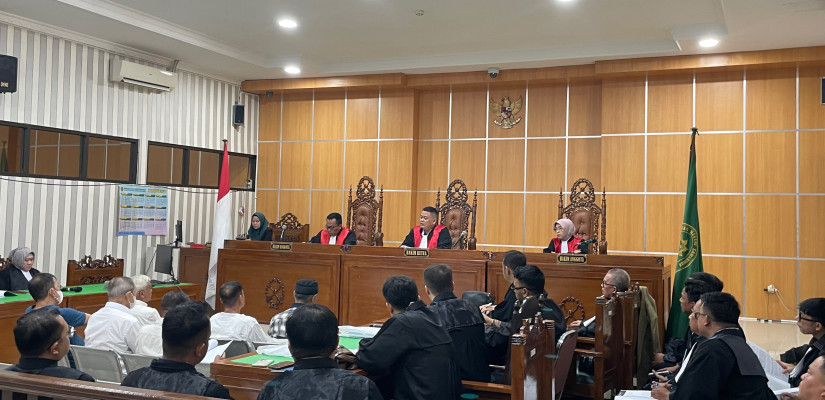 Eksepsi Lima Terdakwa Dugaan Korupsi Tambang PT JMB Group Disidangkan di PN, Kuasa Hukum Ginarsa: Tambang PT JMB Berizin, HPL Tak Bisa Jadi Dasar Dakwaan