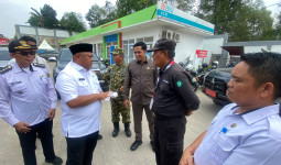 Antrean Panjang di SPBU Berau Bikin Wakil Bupati Turun Tangan, Ada Apa?