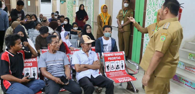 Cek Layanan Kesehatan, Bupati PPU Temui Warga di Puskesmas Petung