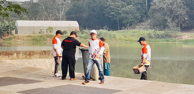 Peringati World Tourism Day 2026, Dispar Kukar Gelar Aksi Bersih Wisata Waduk Suka Rame