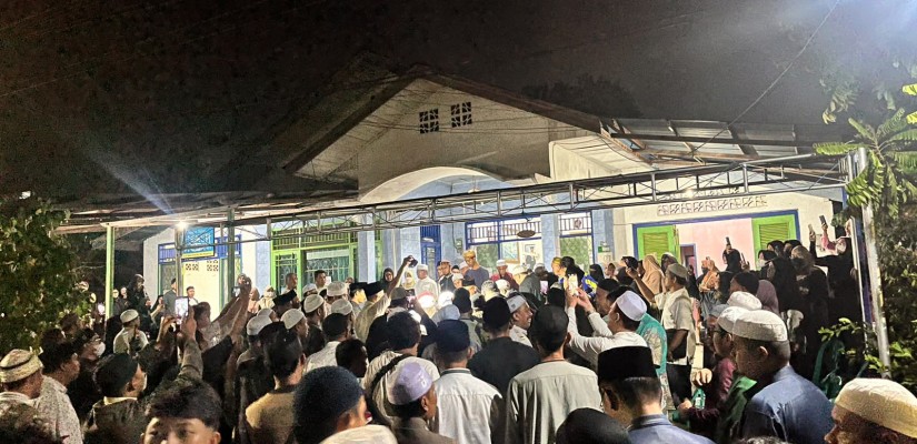 Di Sisi Dua Putranya, Ustaz Hamri Noor Beristirahat, Sosok Rendah Hati yang Dikenang Masyarakat