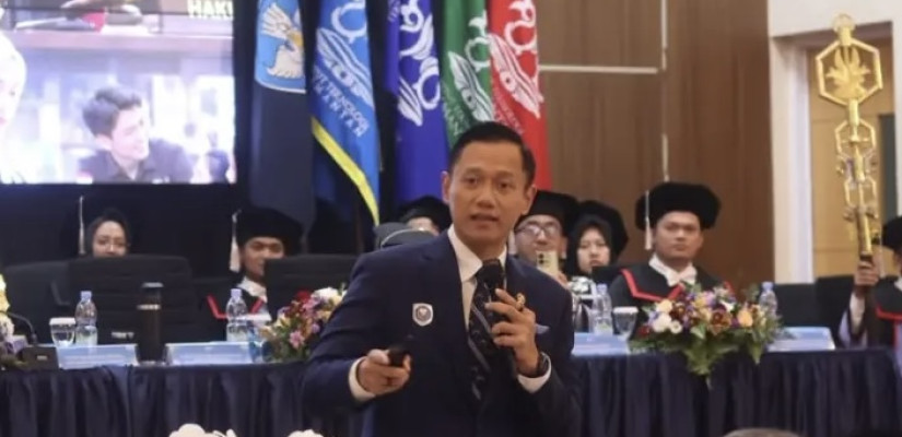 ORASI ILMIAH: Menteri Koordinator Bidang Infrastruktur dan Pembangunan Kewilayahan Agus Harimurti Yudhoyono saat mengisi Orasi Ilmiah Sidang Senat Terbuka, Dies Natalis ke-12 Institut Teknologi Kalimantan (ITK) di Balikpapan, Kamis (8/10).