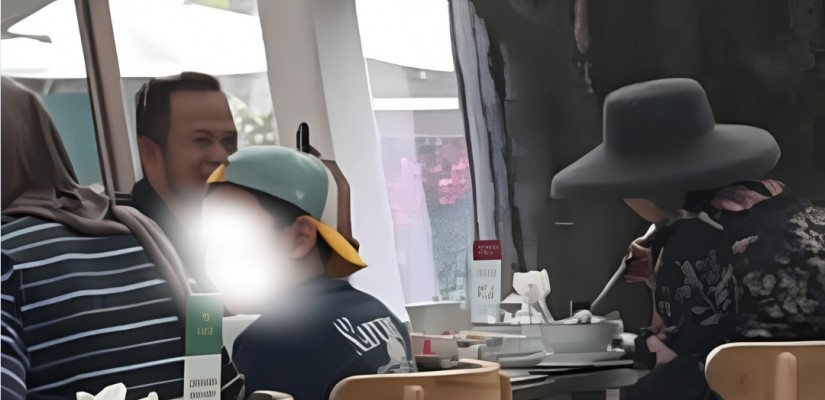 Foto Gubernur Kaltim, Rudy Mas'ud saat tertangkap kamera sedang berada di Singapura. (selasar/IST)